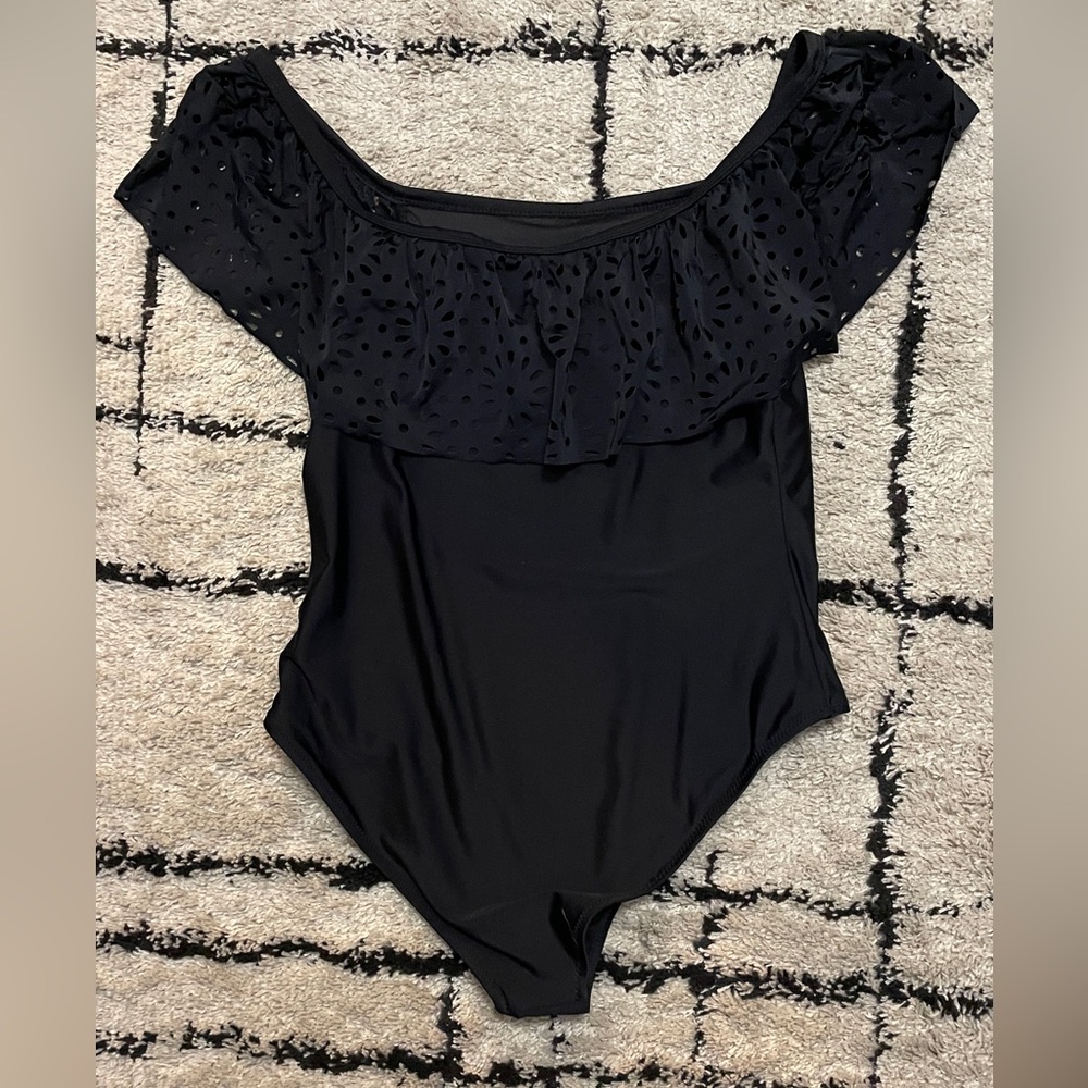 Off shoulder swimsuit